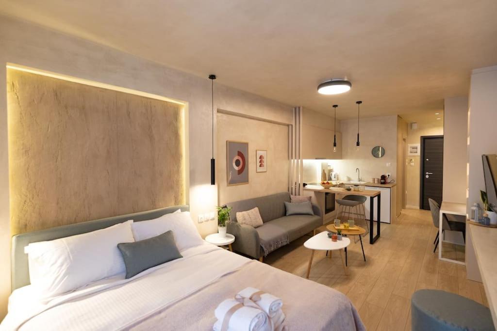 Apo-Zachari Elegant Apartment Larissa Eksteriør billede