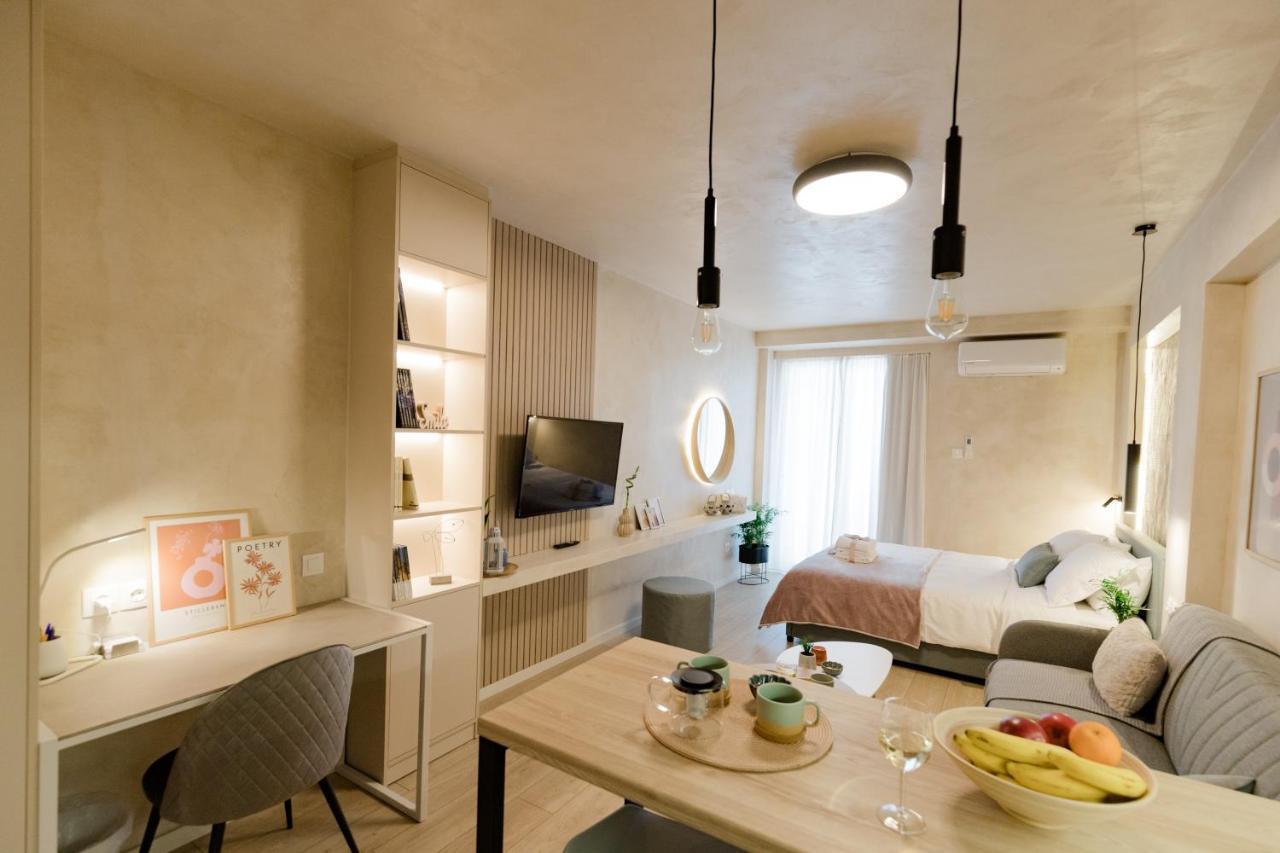Apo-Zachari Elegant Apartment Larissa Eksteriør billede