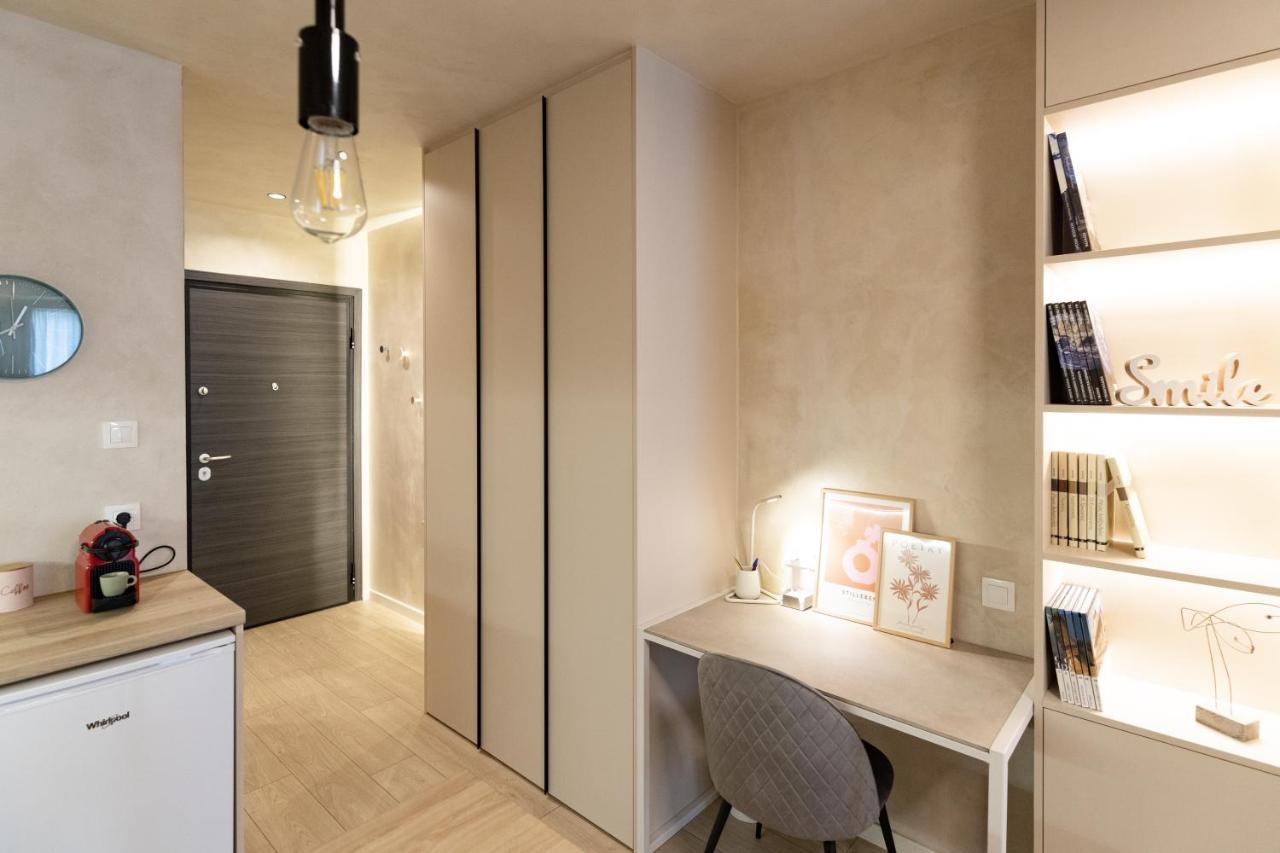 Apo-Zachari Elegant Apartment Larissa Eksteriør billede