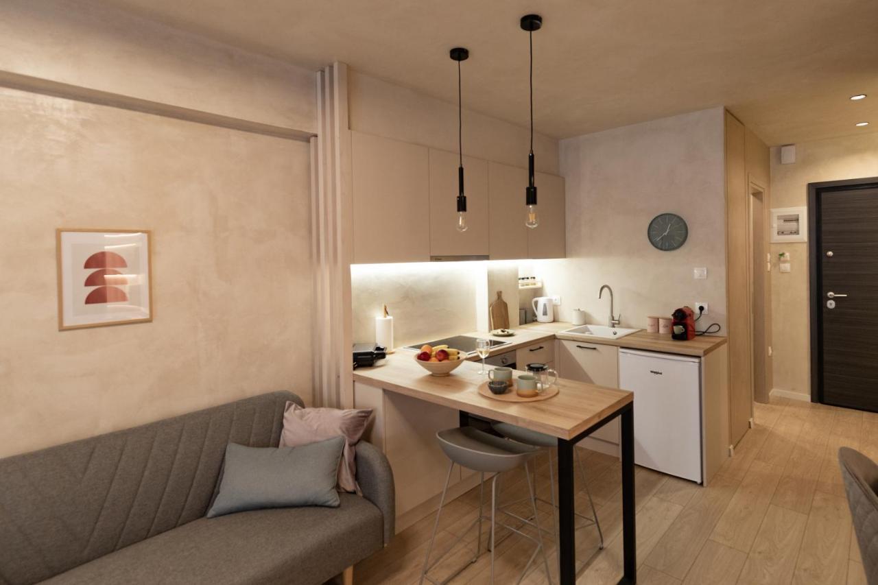 Apo-Zachari Elegant Apartment Larissa Eksteriør billede